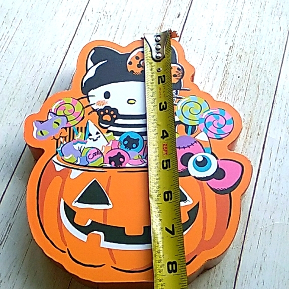 Hello Kitty Pumpkin Halloween Wood Decor NWT - Picture 5 of 5